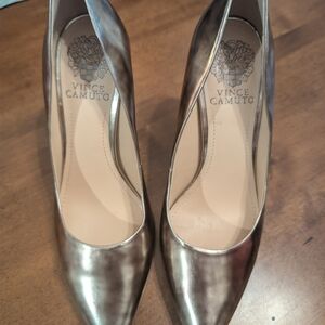 Vince Camuto Metallic Heels Size 7M